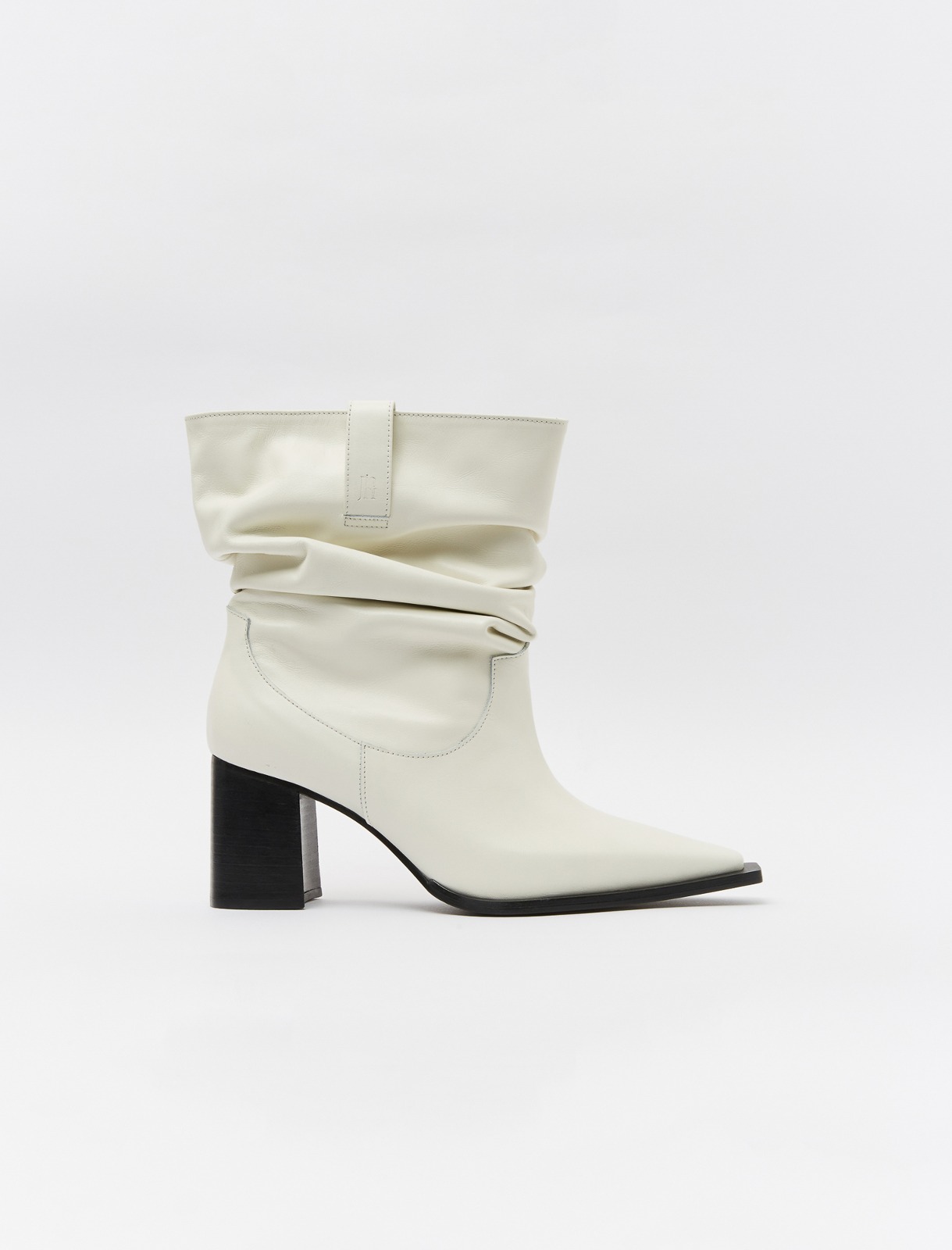 019 Marco Wrinkle Ankle Boots (Ivory)